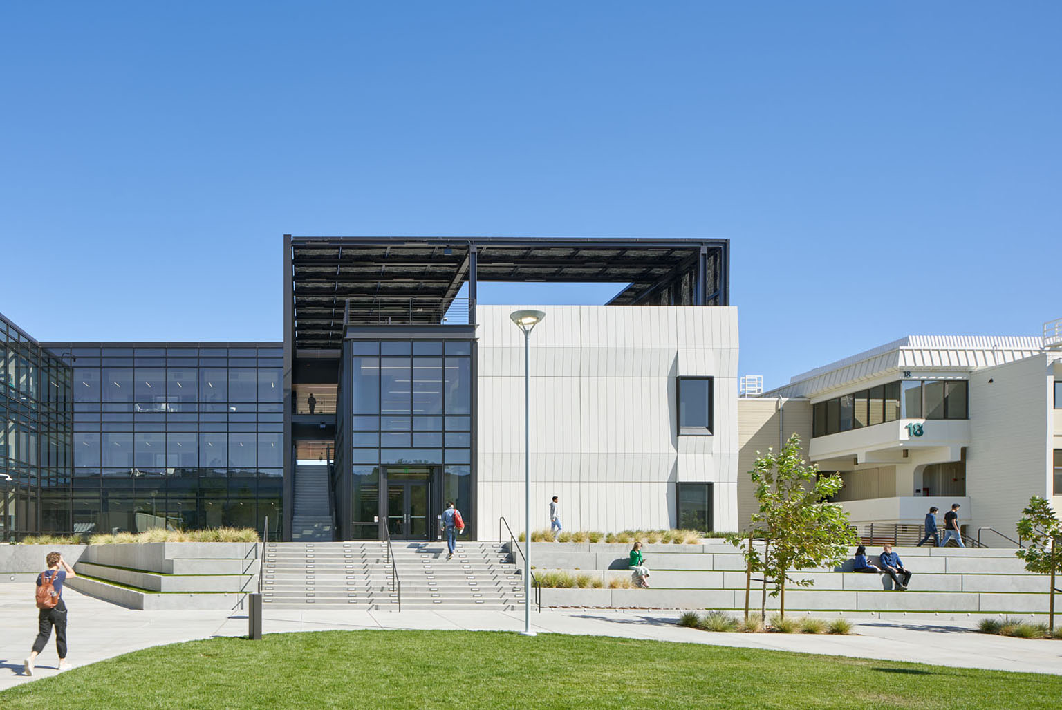 Cañada College Science + Technology Bldg